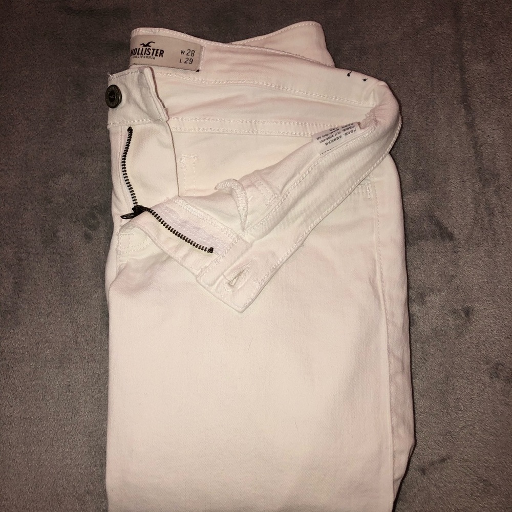 White hollister jeans!